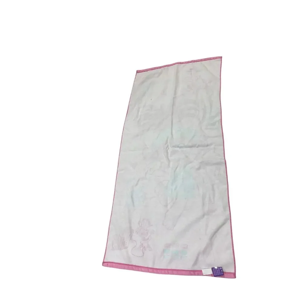 Trolls pink beach bath towel euc like new poppy flower Terry like material